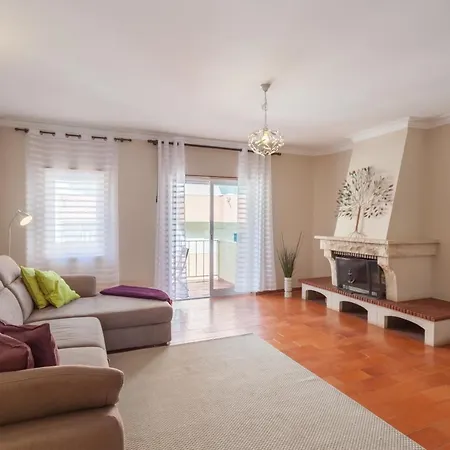 Beguest Cascais 2 * אלקבידצ'ה